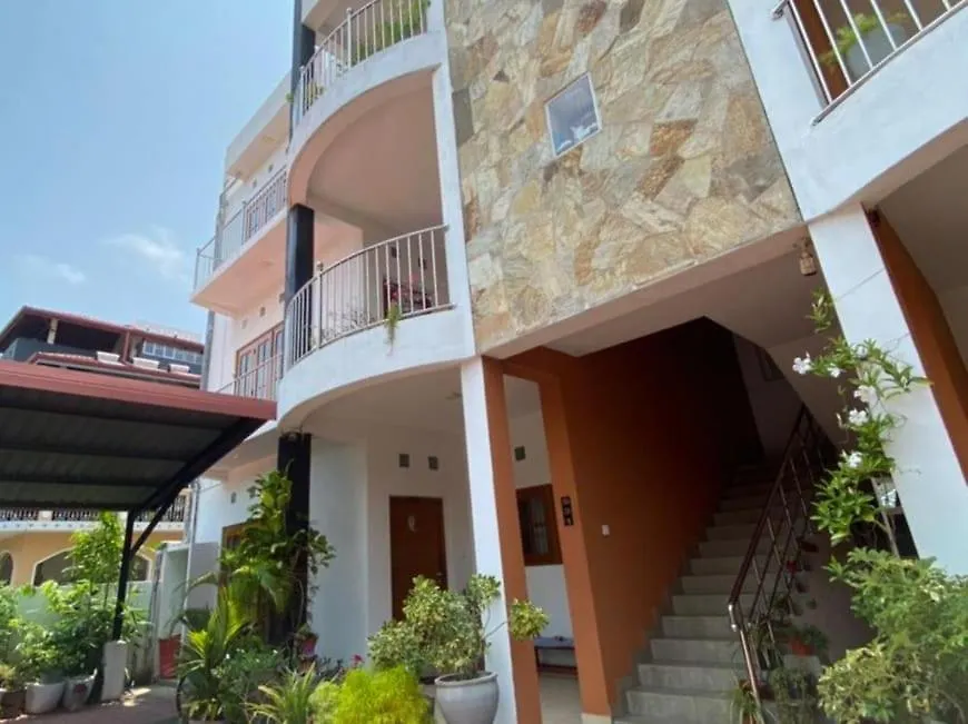 게스트하우스 Graceira Inn 니곰보