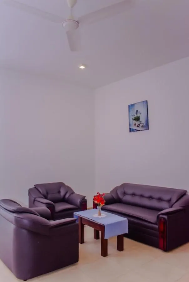 Graceira Inn 니곰보 게스트하우스