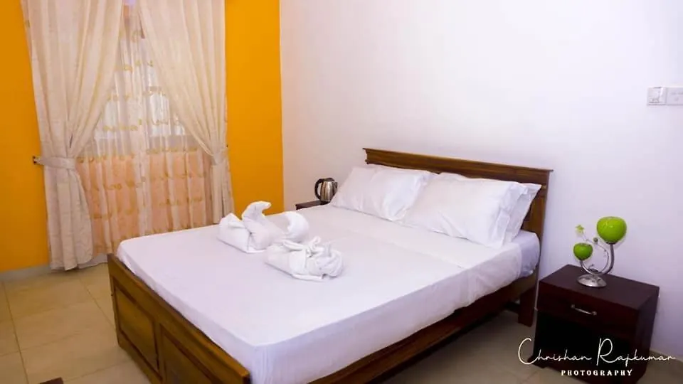 Graceira Inn 니곰보
