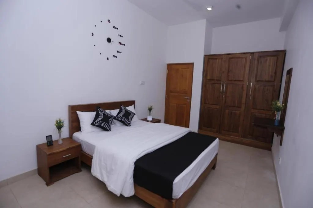Graceira Inn 니곰보 게스트하우스